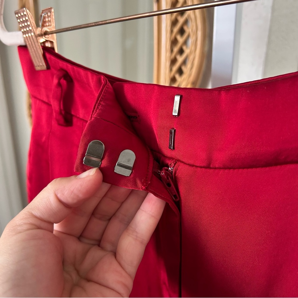 Ann Taylor / The Dramatic Wide Leg Satin Red Pants - Picture 4 of 7